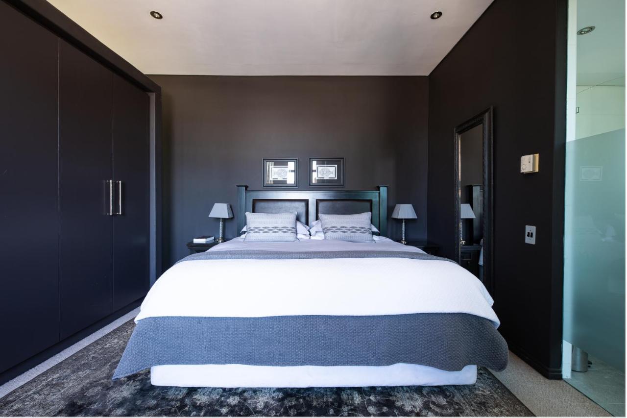#1701 Cartwright - Dark Glamour Cidade Do Cabo