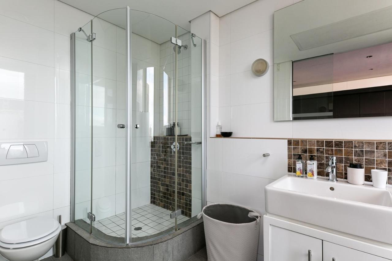 #1701 Cartwright - Dark Glamour Apartamento